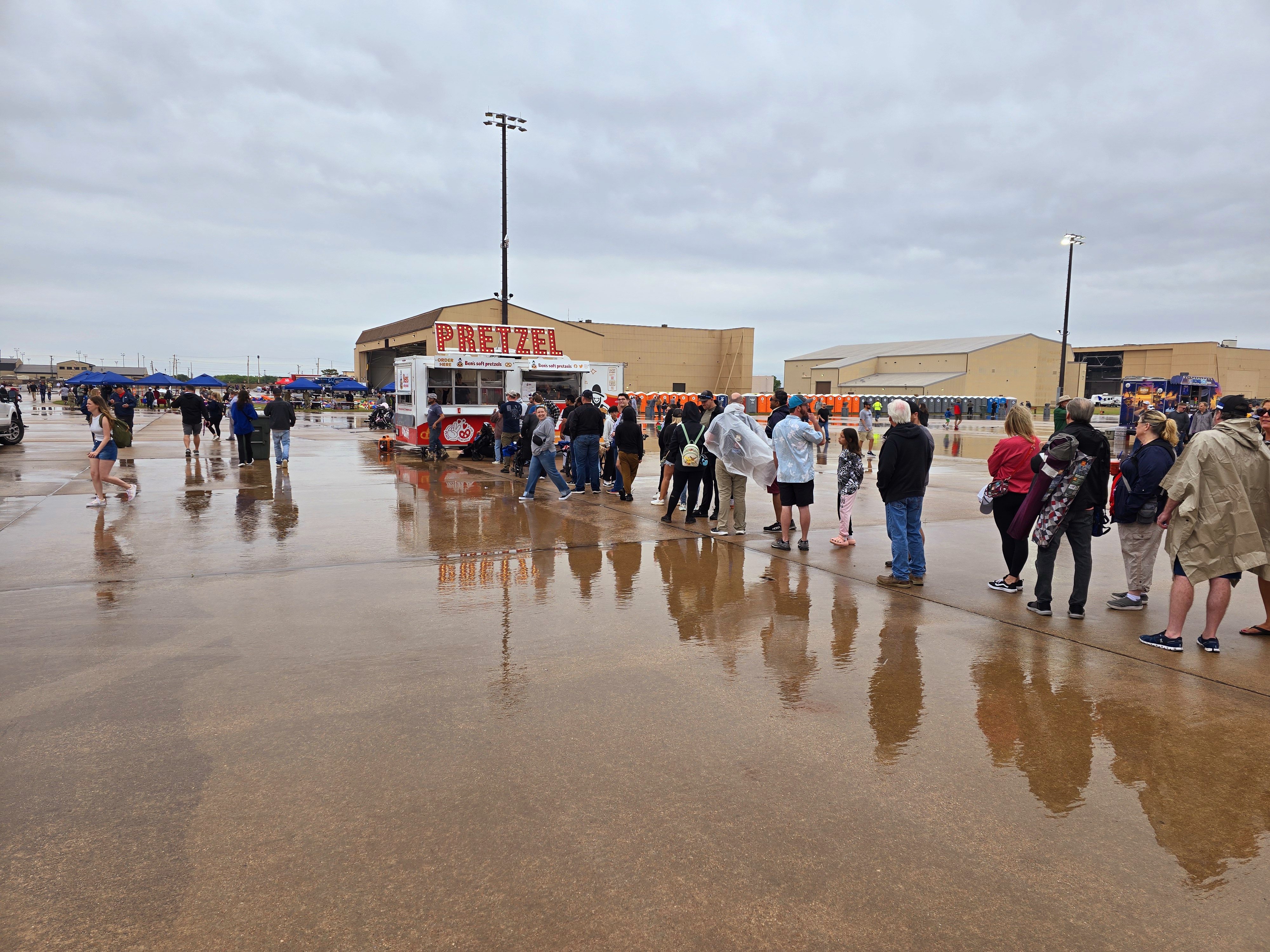 Long line at the Ben's trailer